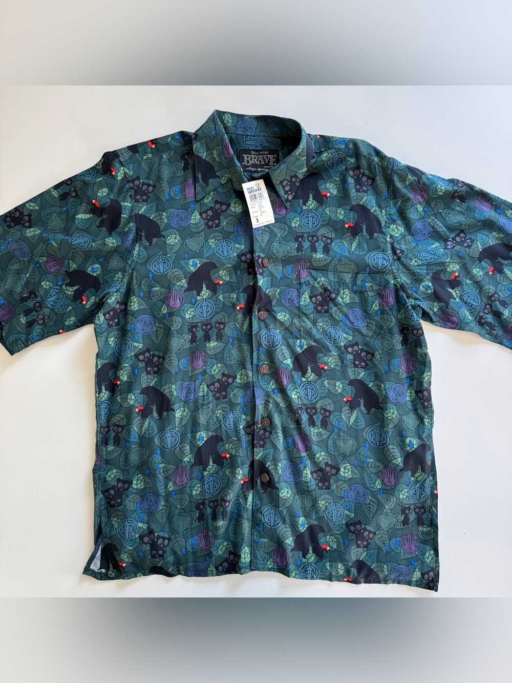 NEW Reyn Spooner Disney Brave Hawaiian Shirt 100% rayon AOP Tiki Pixar Parks - S